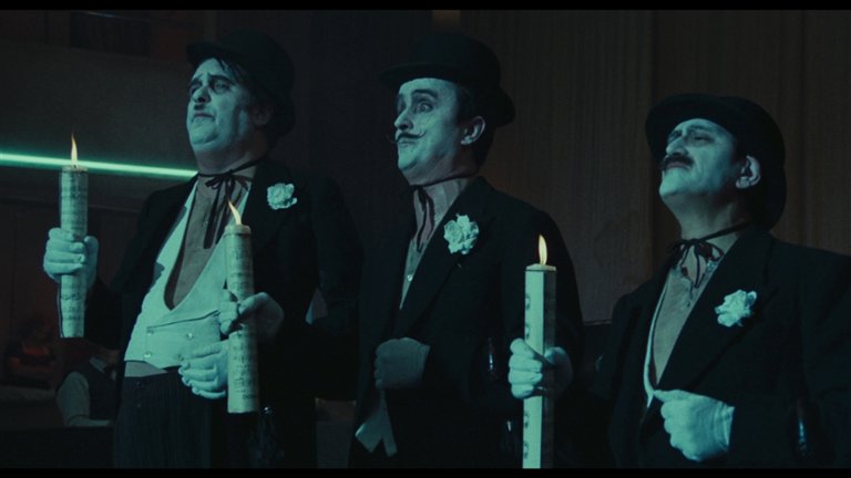 Screen capture from Essential Fellini