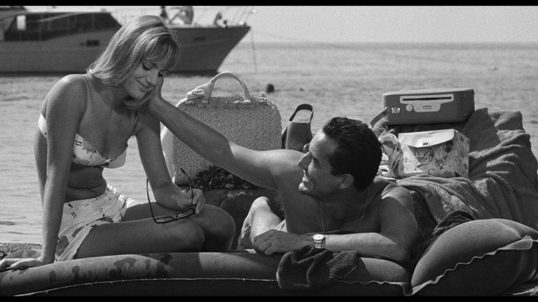 Screen capture from Commedia all'italiana