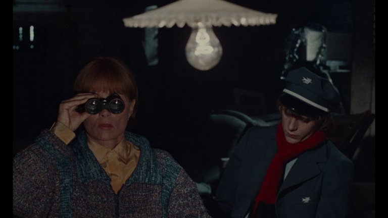 Screen capture from Cop Au Vin (Poulet au vinaigre)