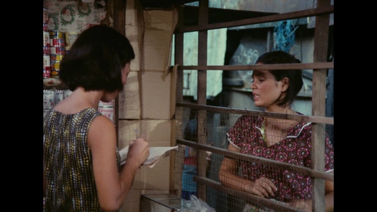 Screen capture from Insiang / Mysterious Object at Noon