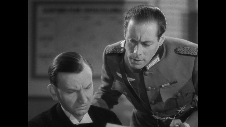 Screen capture from Night Train to Munich