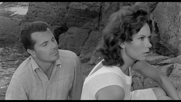 Screen capture from L'avventura