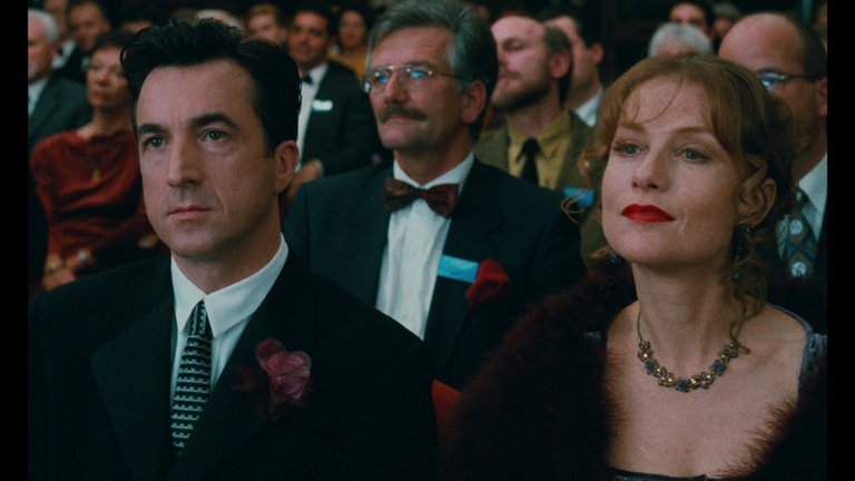 Screen capture from The Swindle