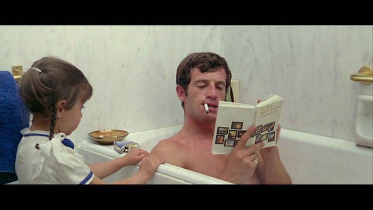 Screen capture from Pierrot le fou