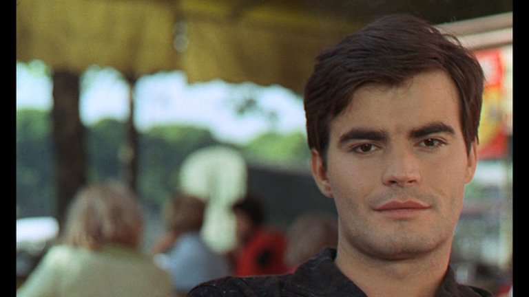 Screen capture from Le bonheur