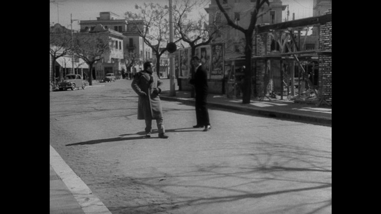 Screen capture from Essential Fellini