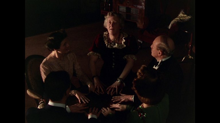 Screen capture from Blithe Spirit