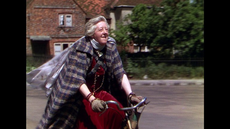 Screen capture from Blithe Spirit