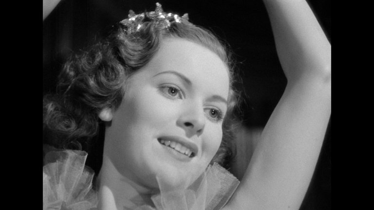 Screen capture from Dance, Girl, Dance