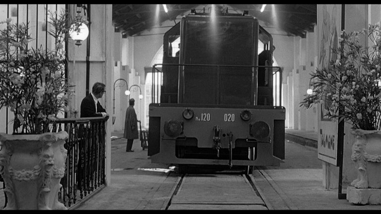 Screen capture from 8½