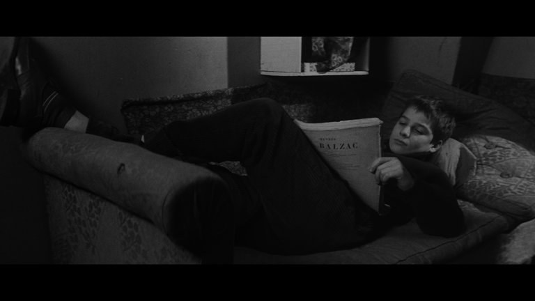 Screen capture from The 400 Blows with Antoine and Colette