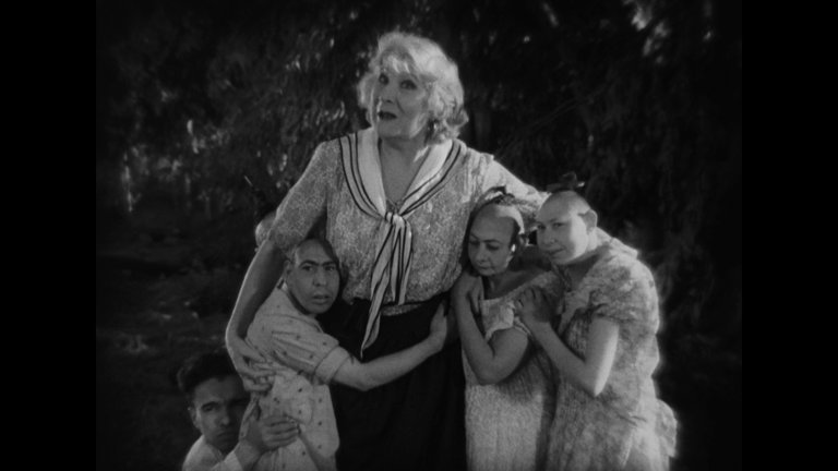 Screen capture from Freaks / The Unknown / The Mystic: Tod Browning’s Sideshow Shockers