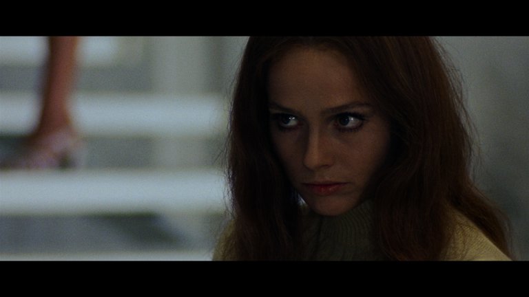 Screen capture from The Bird with the Crystal Plumage