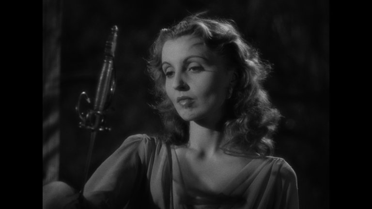 Screen capture from I Walked with a Zombie / The Seventh Victim: Produced by Val Lewton