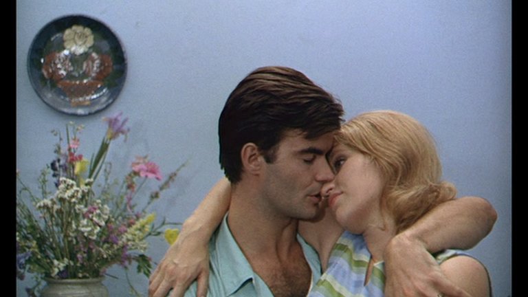 Screen capture from Le bonheur
