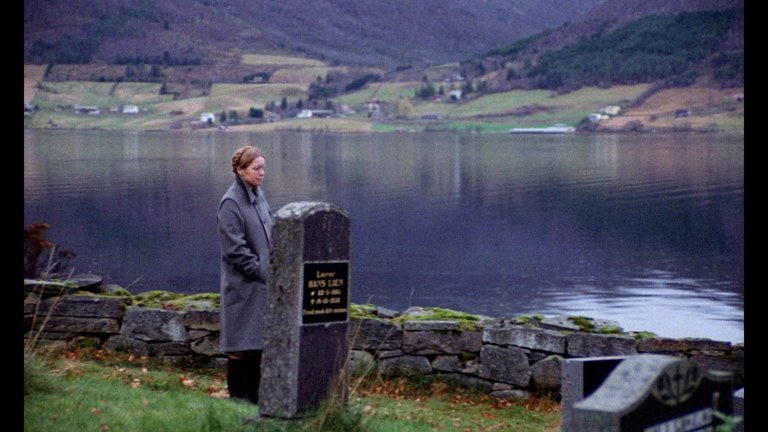 Screen capture from Autumn Sonata