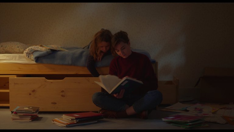 Screen capture from Petite maman