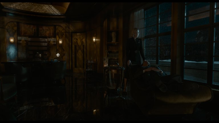 Screen capture from Nightmare Alley