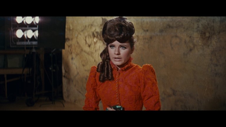 Screen capture from Valley of the Dolls