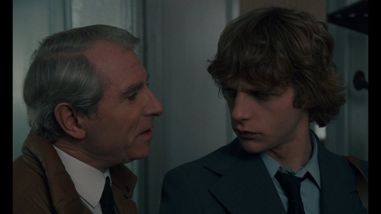 Screen capture from Cop Au Vin (Poulet au vinaigre)