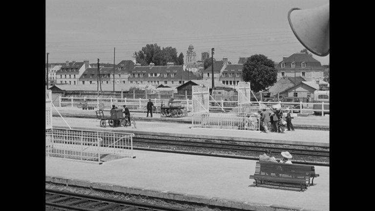 Screen capture from Monsieur Hulot's Holiday