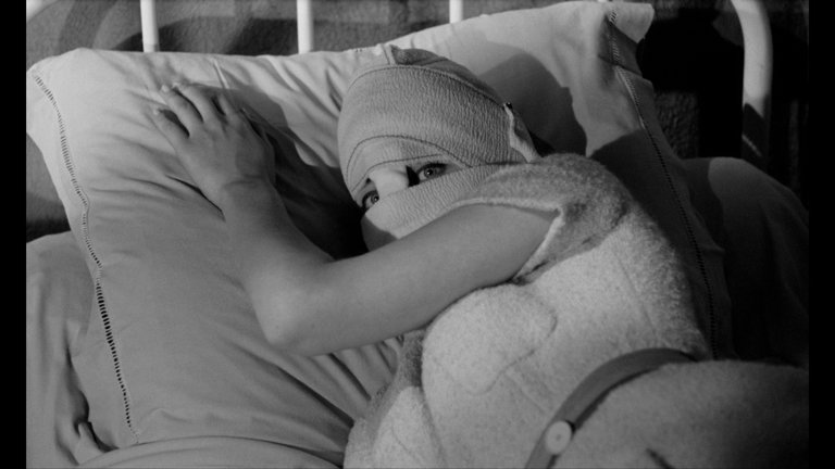 Screen capture from Eyes Without a Face
