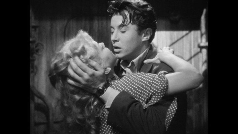 Screen capture from Manon