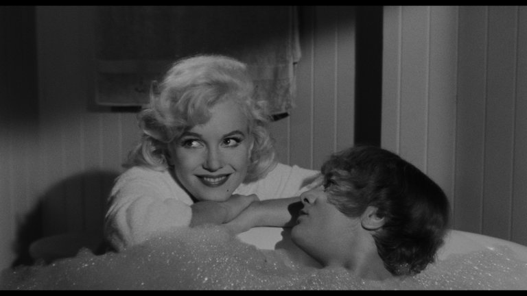 Screen capture from Some Like It Hot
