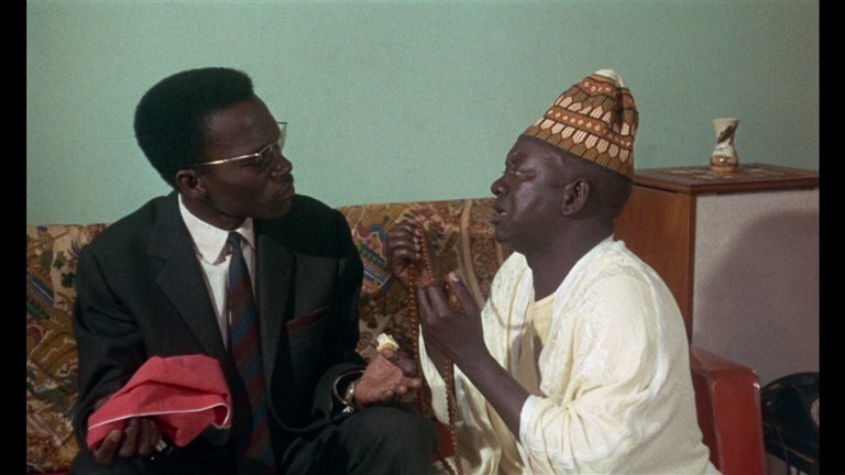 Screen capture from Mandabi