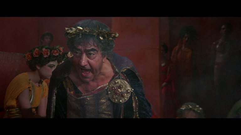 Screen capture from Essential Fellini