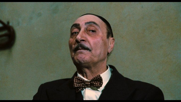 Screen capture from Essential Fellini