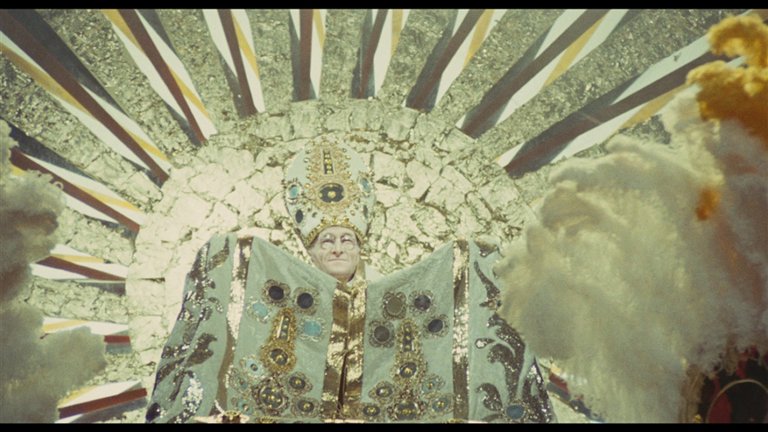 Screen capture from Essential Fellini
