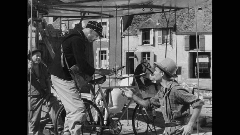 Screen capture from Jour de fête