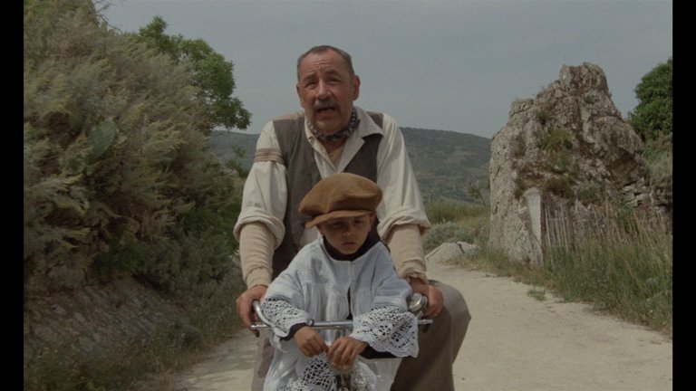 Screen capture from Cinema Paradiso