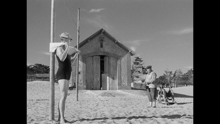 Screen capture from Monsieur Hulot's Holiday