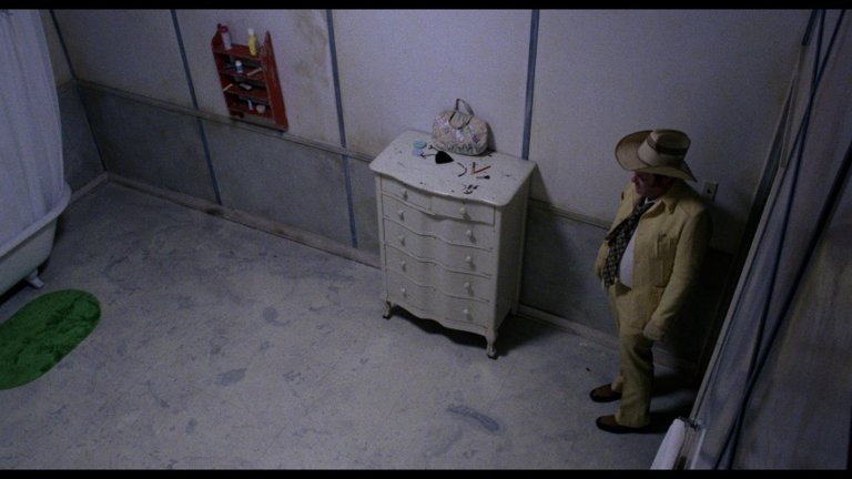 Screen capture from Blood Simple