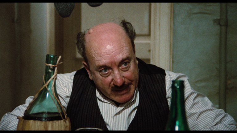 Screen capture from Essential Fellini