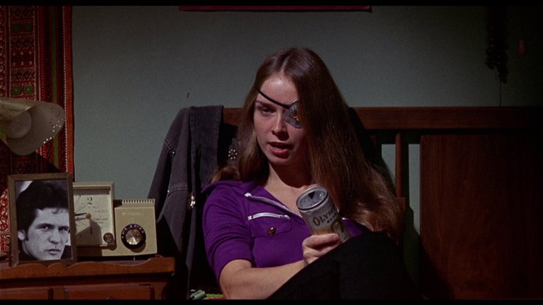 Screen capture from Switchblade Sisters