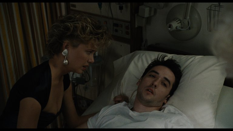 Screen capture from The Grifters