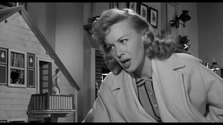 Screen capture from The Incredible Shrinking Man