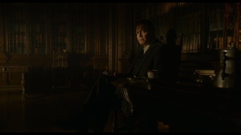 Screen capture from Nightmare Alley