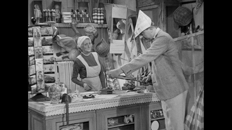 Screen capture from Monsieur Hulot's Holiday