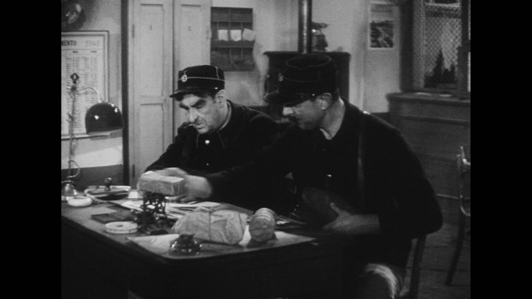 Screen capture from Jour de fête