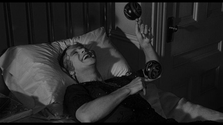 Screen capture from Some Like It Hot