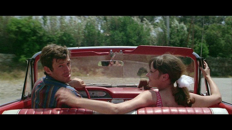 Screen capture from Pierrot le fou