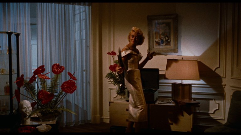 Screen capture from Written on the Wind