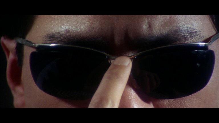 Screen capture from Tokyo Drifter