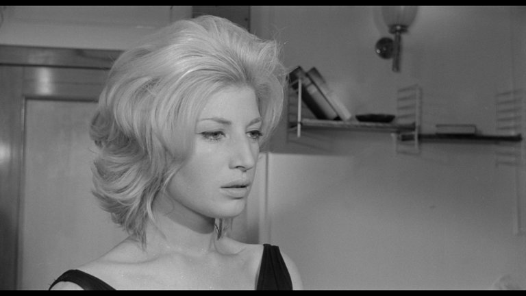 Screen capture from L'avventura
