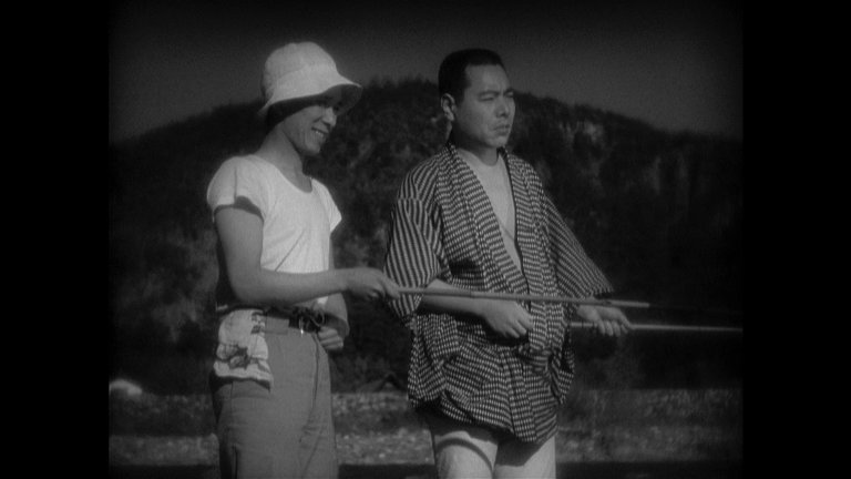 Screen capture from A Story of Floating Weeds / Floating Weeds: Two Films by Yasujiro Ozu