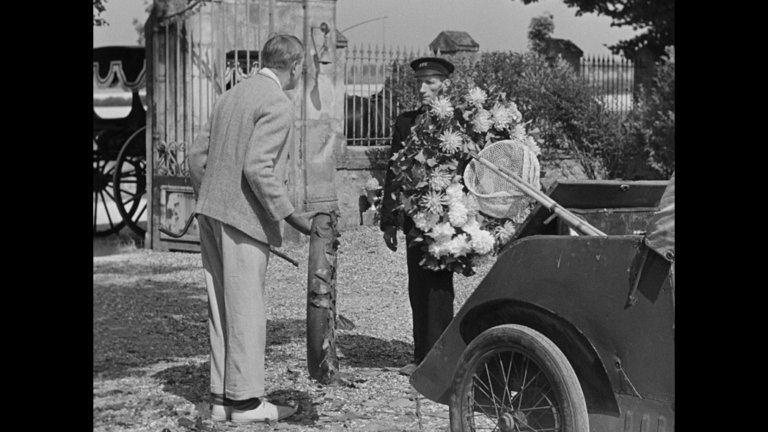 Screen capture from Monsieur Hulot's Holiday